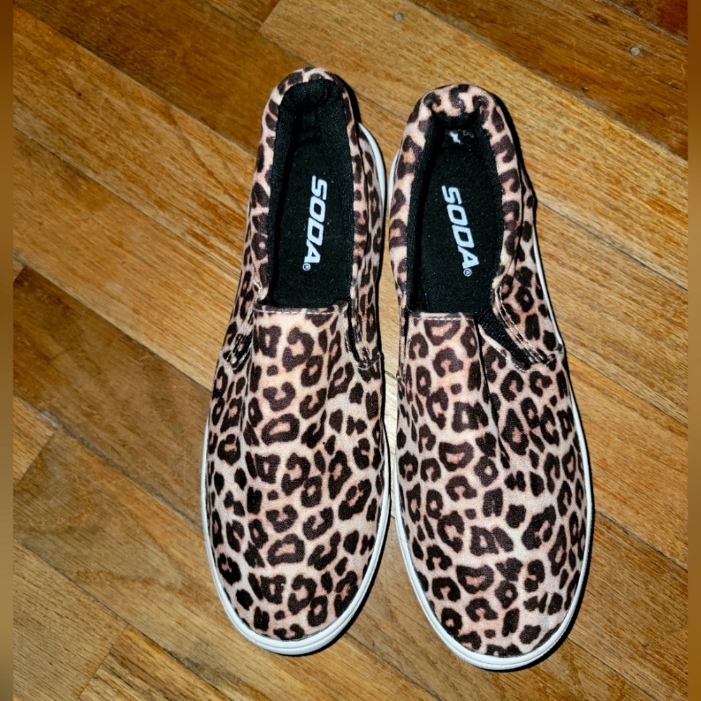 Leopard Soda shoes: 6.5